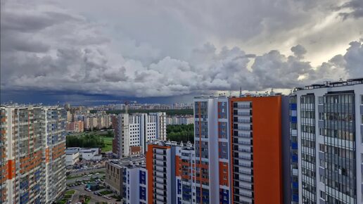 Погода в Питере всегда непредсказуема.