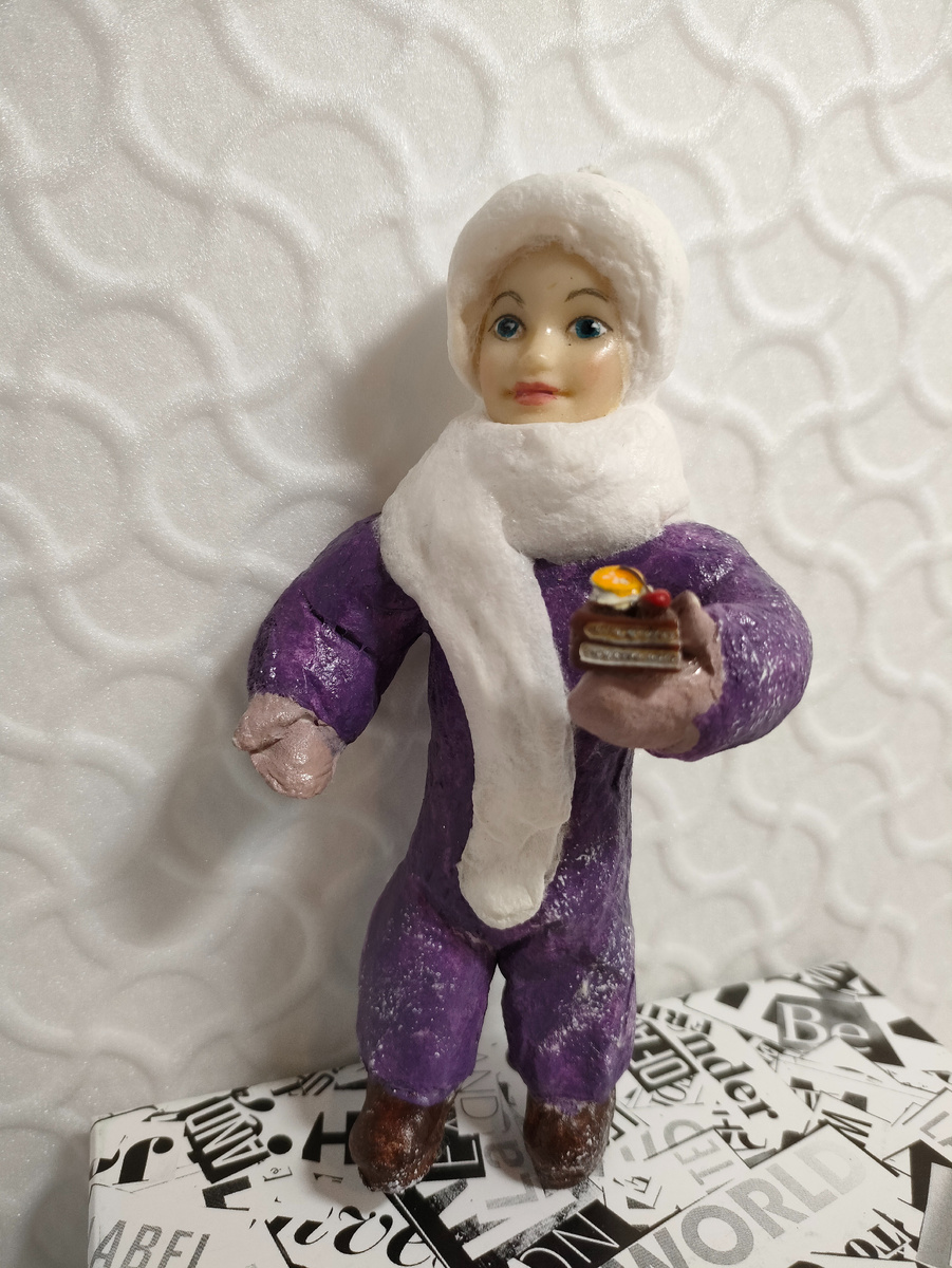 АХМЕД С ТОРТОМ.  Игрушка из серии "Ватная сказка".  Коллекция "Пасхальная Сказка".                     Винтаж. Копия игрушек из ваты 50-60 годов. Выполнена из экологически чистого материала.  Вата, краски, фарфор. Ручная работа. Артикул ПNVI-6432022 Производитель ПogarokNatali
