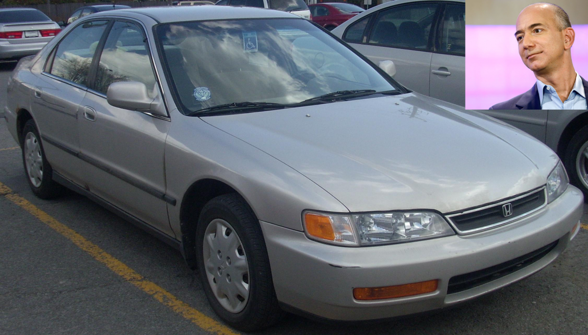 Несмотря на свое огромное состояние, Безос продолжал ездить на Honda Accord 1997 года еще много лет после того, как стал миллиардером