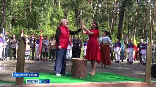 В Алтайском районе начался третий Международный фестиваль деревянной скульптуры «Алтай. Притяжение»