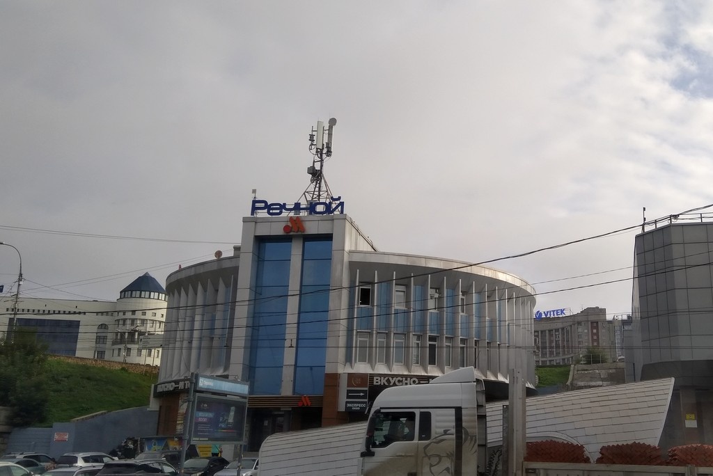 Станция метро "Речной Вокзал", фото из домашнего архива. Миль пардон :) за последующие фото! Они сняты моим древним телефоном, через пыльное окно автобуса, на ходу, при тряске