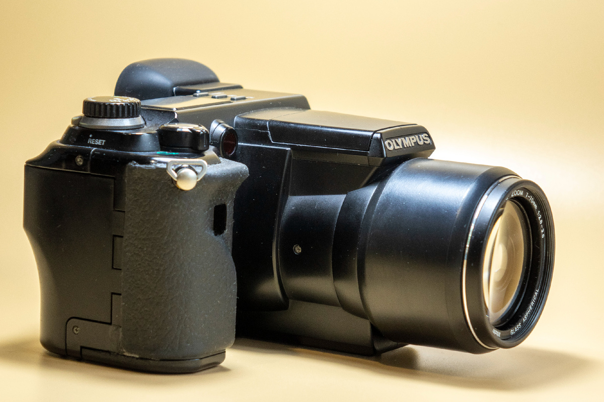 Olympus Camedia E-100RS