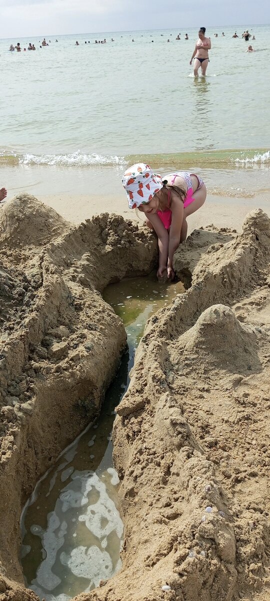 Без замка из песка какое же это море. 