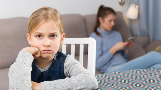 Беседа мамы с ребенком. Общение детей. Общение детей. Беседа с детьми. Любовь к родителям.