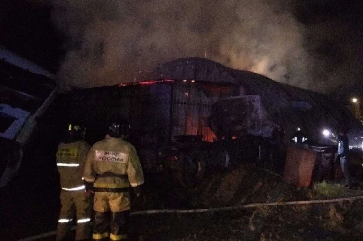    Три автомобиля сгорели на Романовском тракте в Чите