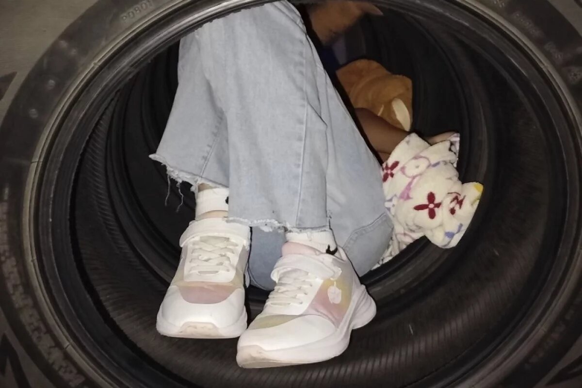    Школьница застряла в тоннеле из покрышек во время квеста в Миассе