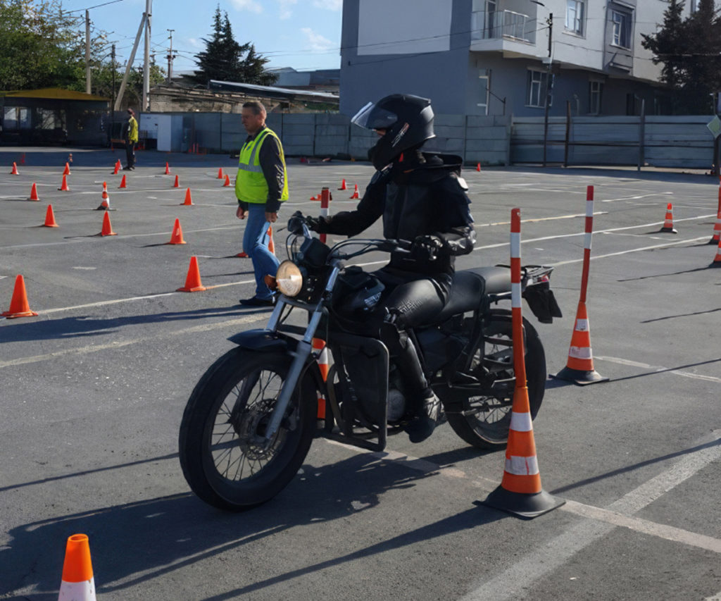 Как сдать экзамены на категорию «А»?