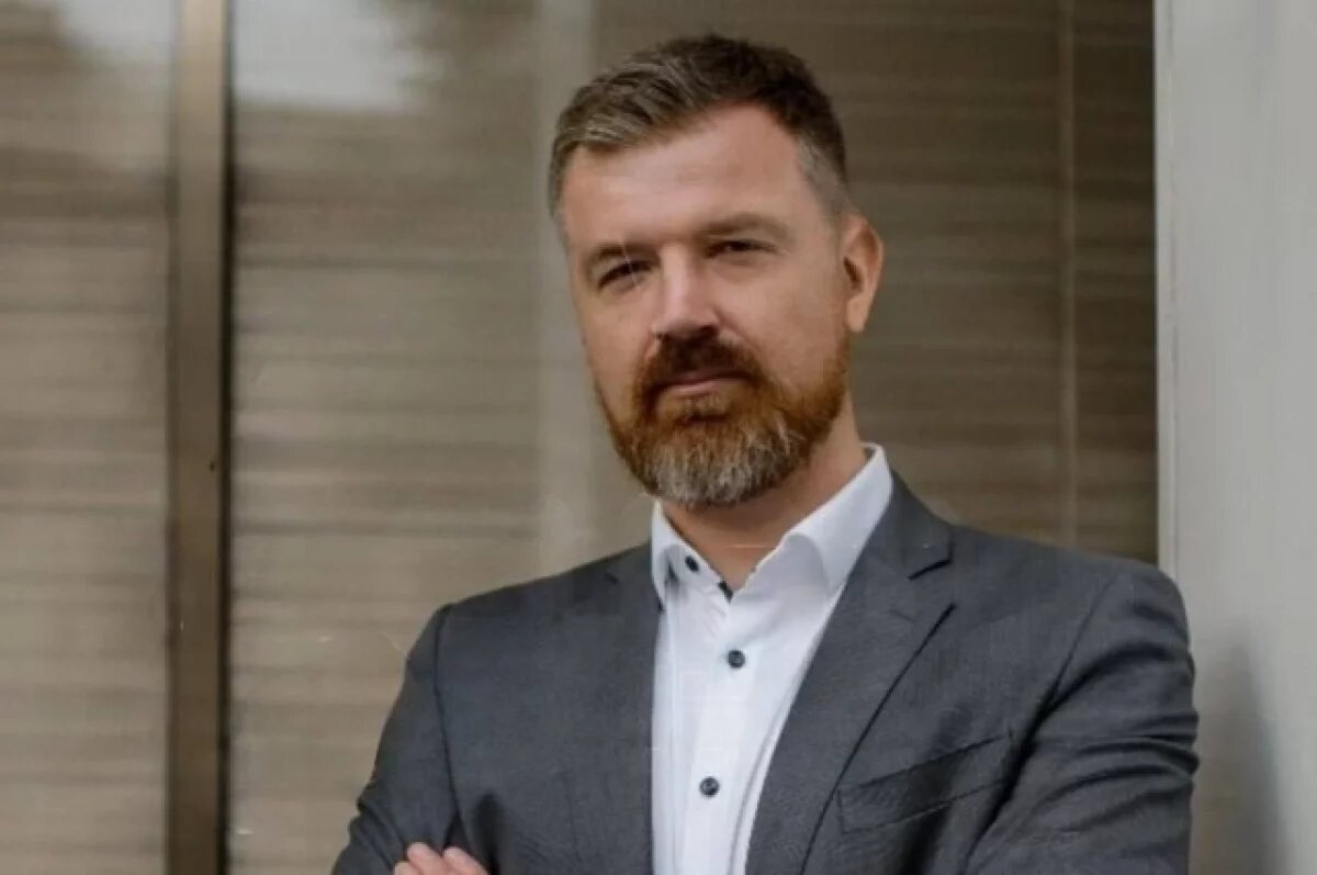    Александр Липатов.