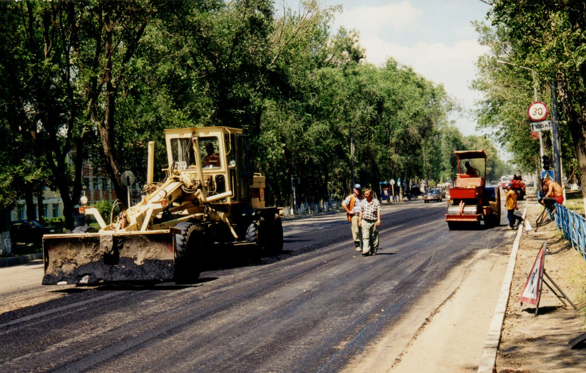 Строительство дороги по проспекту Ленина. / ФОТО из архива редакции