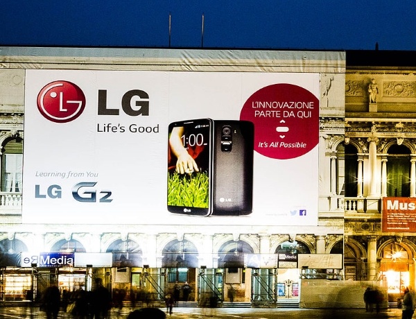 Лучший. Потому что LG.