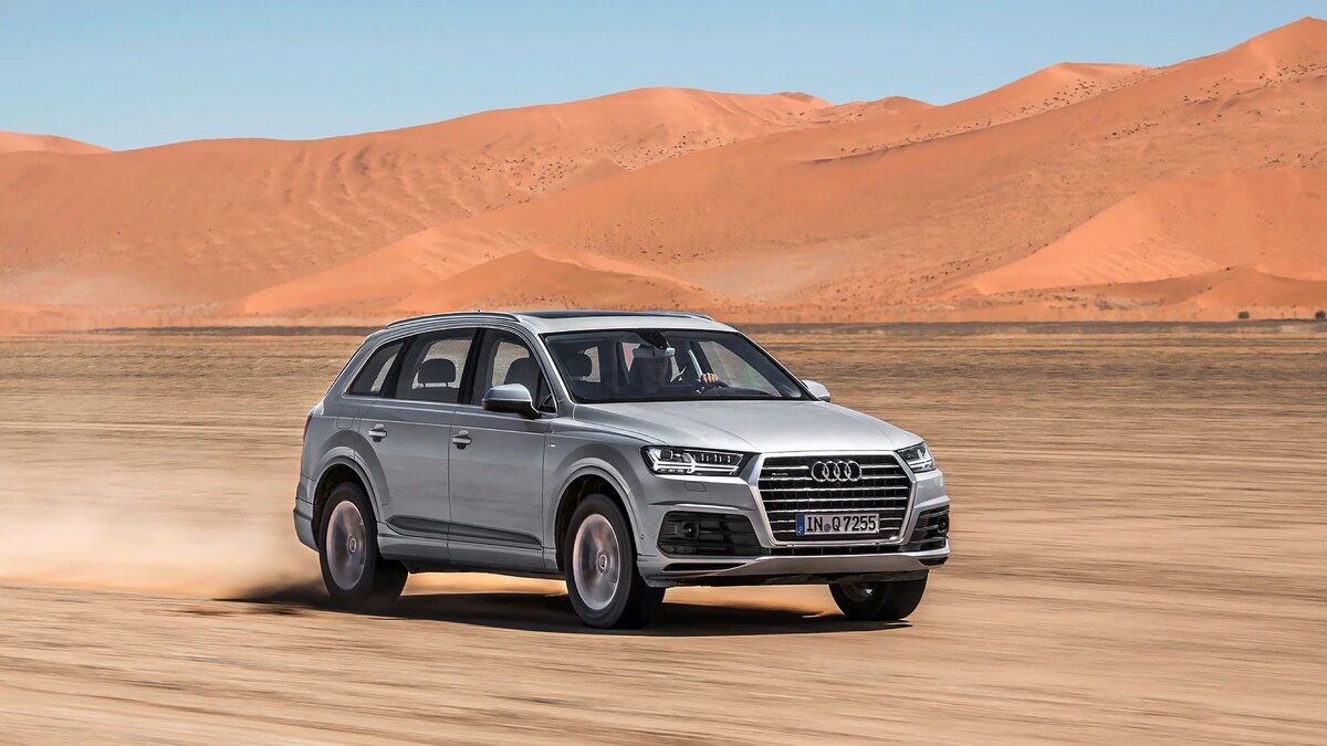 #10 Audi Q7 4M
Средняя цена: 4 750 000 рублей