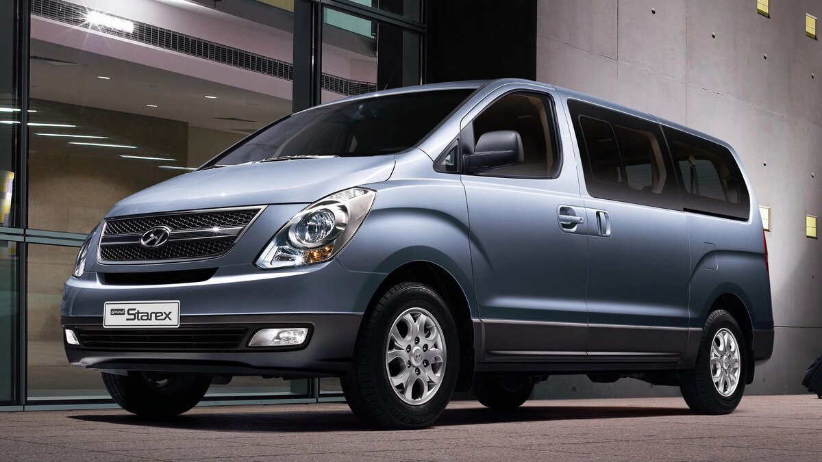#9 Hyundai Grand Starex I поколения
Средняя цена: 1 752 000 рублей
