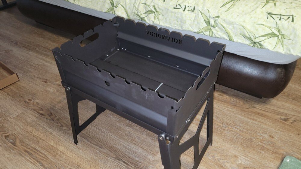 Если вы ищете удобный и практичный мангал для пикников, дачи или дома, то складной мангал KOLUNDROV «Дипломат» — отличный выбор! 
