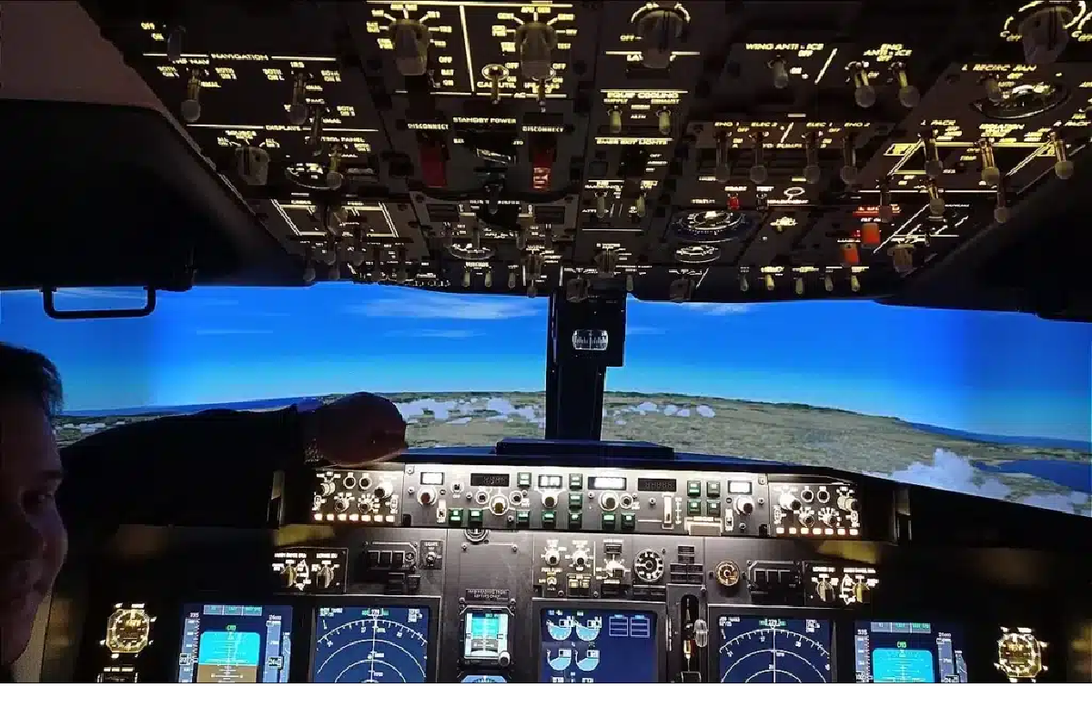 Кабина весьма реалистична