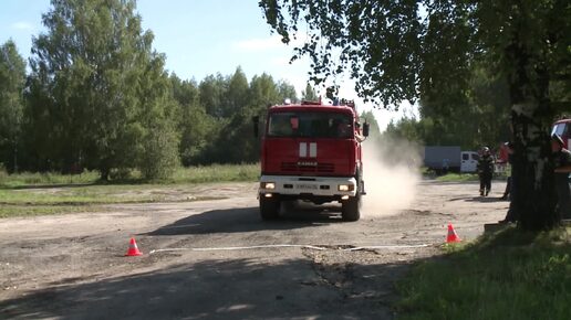 В Ярославле соревновались водители пожарных машин