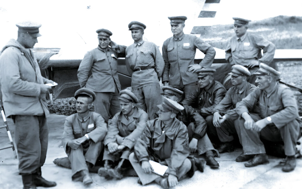 Предполётный инструктаж, Китай, 1950 г.