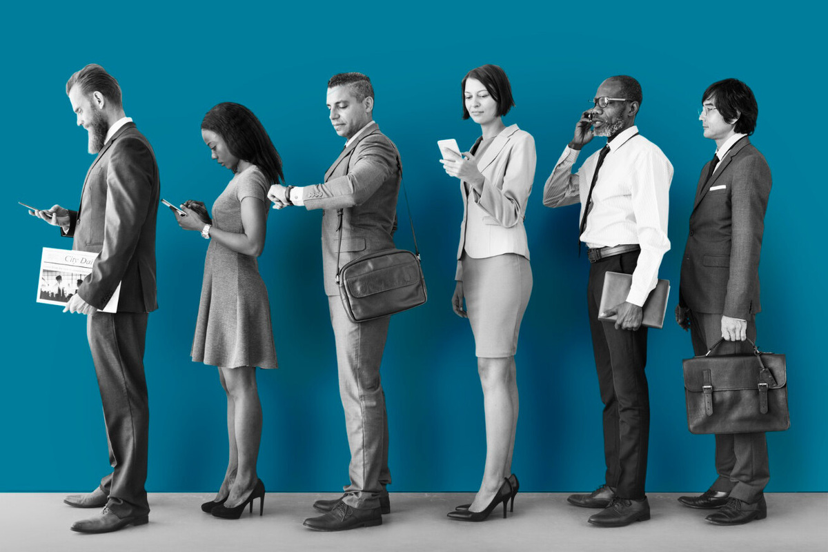     Хватит бесить окружающих: крайний или последний — как правильно говорить и в чем отличия?