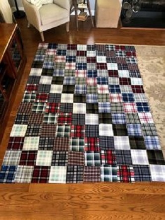 Скопились старые мужские рубашки и Вам жалко их выбросить - так может быть лучше перешить их в покрывало?