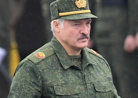    Лукашенко заверил, что белорусские войска не будут воевать за пределами Белоруссии