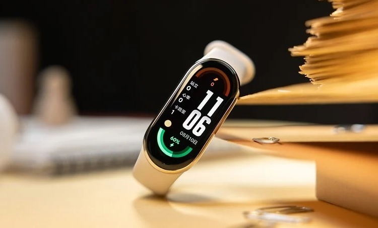 Новинка получила 1,62-дюймовый OLED-дисплей
