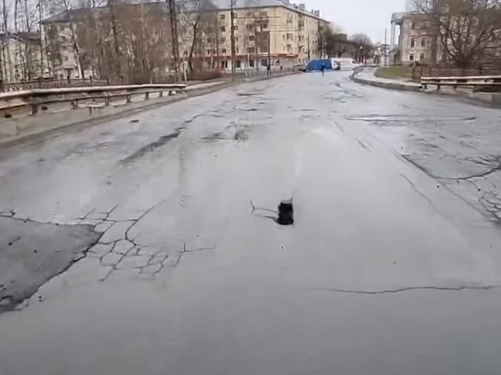    Мост в Петрозаводске начал разваливаться через три месяца после ремонтаИрина Яковлева