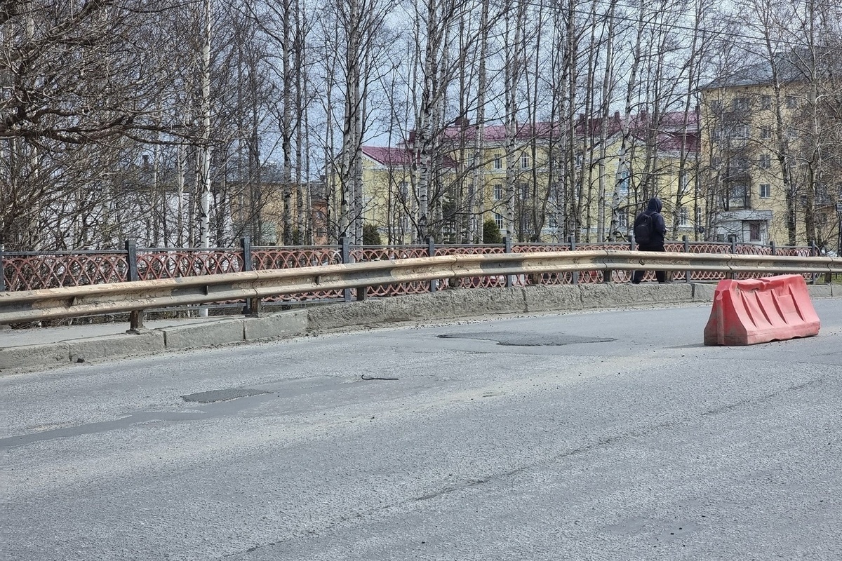    Мост в Петрозаводске начал разваливаться через три месяца после ремонтаИрина Яковлева