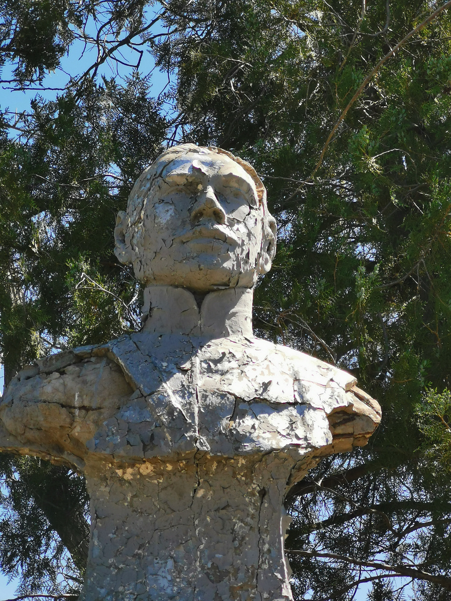 Памятник-бюст С.П. Бурова. Астраханское городское кладбище 1. - 2024 г.