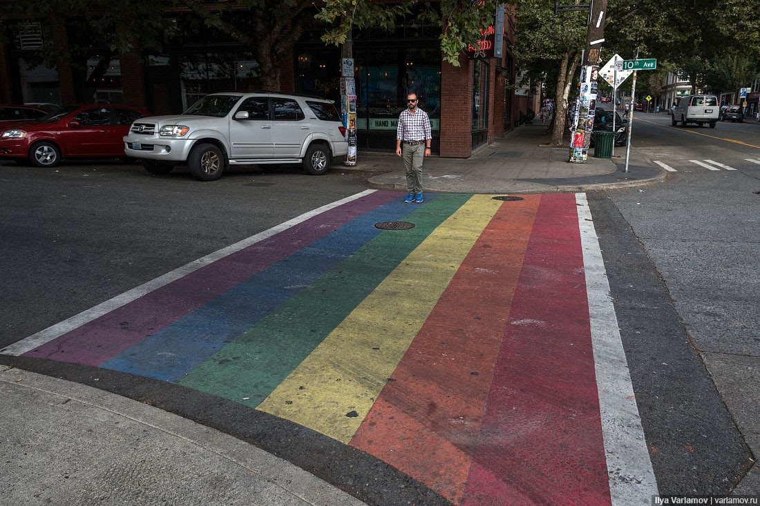 *ЛГБТ признана в РФ экстремистской организацией, запрещена на территории страны. 