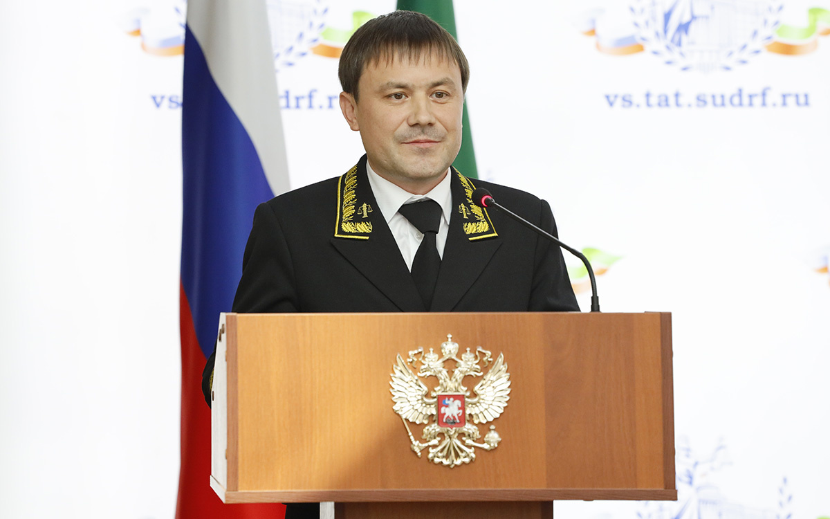 44-летний Азат Гильмудинов сегодня официально занял свой пост председателя Верховного суда Татарстана. Фото: © Рамиль Гали / «Татар-информ»
