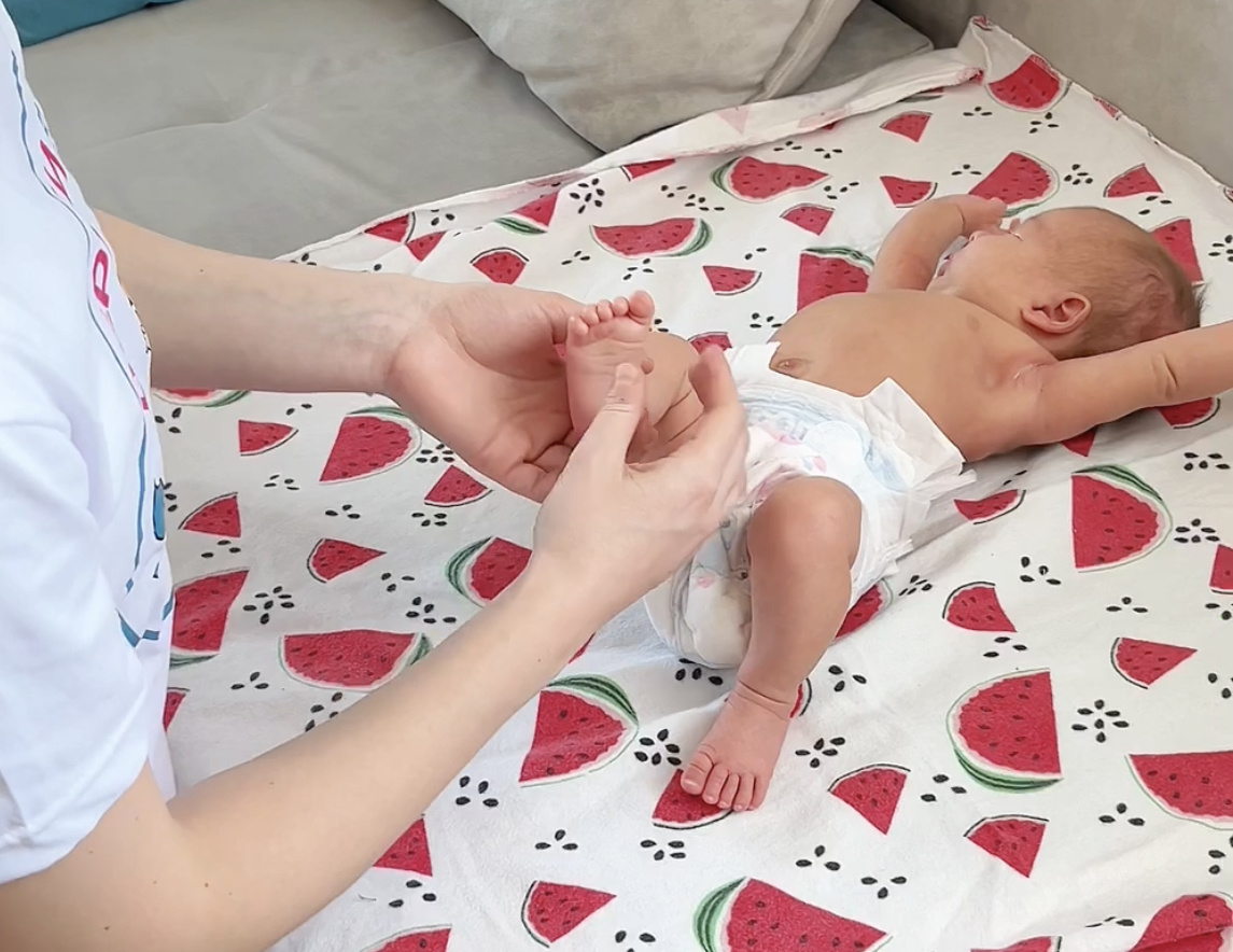 Задача раннего плавания – укрепить здоровье малыша и адаптировать к воде