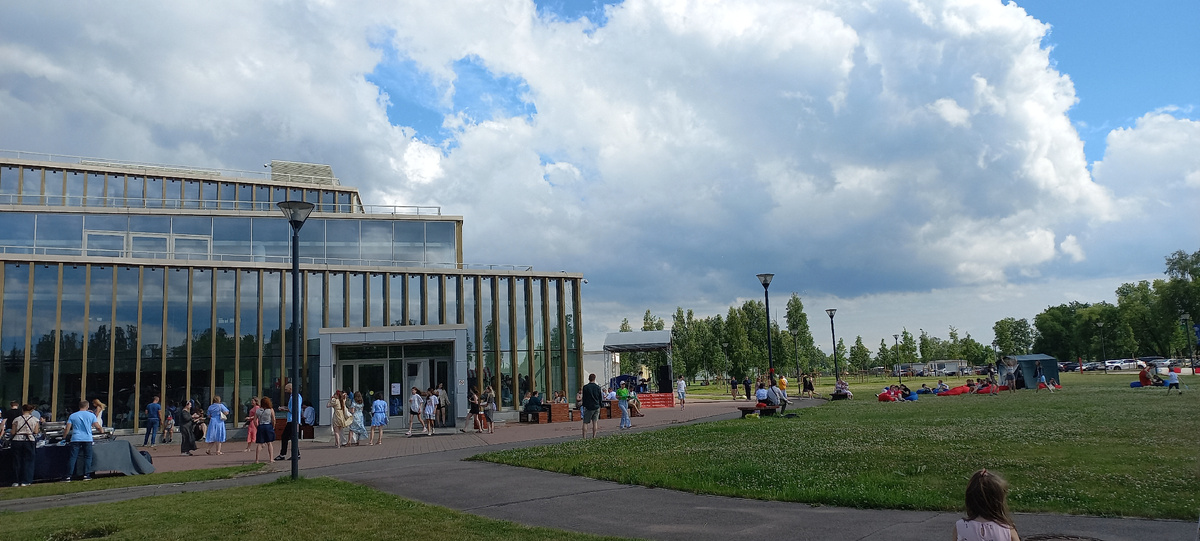 Здание студенческого клуба в кампусе "Михайловская дача", ВШМ. Фото из личного архива