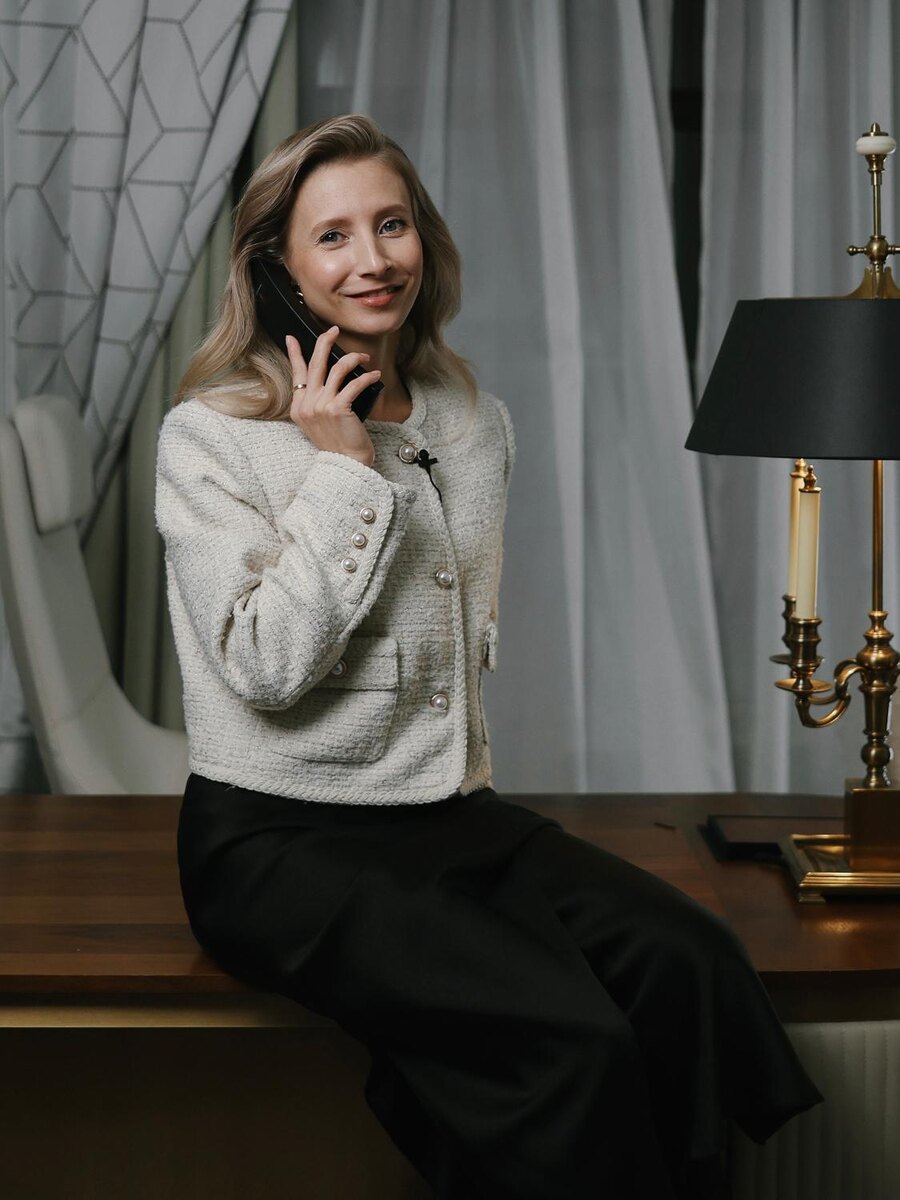    Ксения Ферзь, культуролог, имидж и этикет-инструктор, специалист по светскому и деловому позиционированию, основатель онлайн-академии социального интеллекта esthetiquette.clubпресс-служба