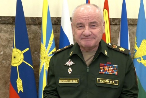   Роман Попов
