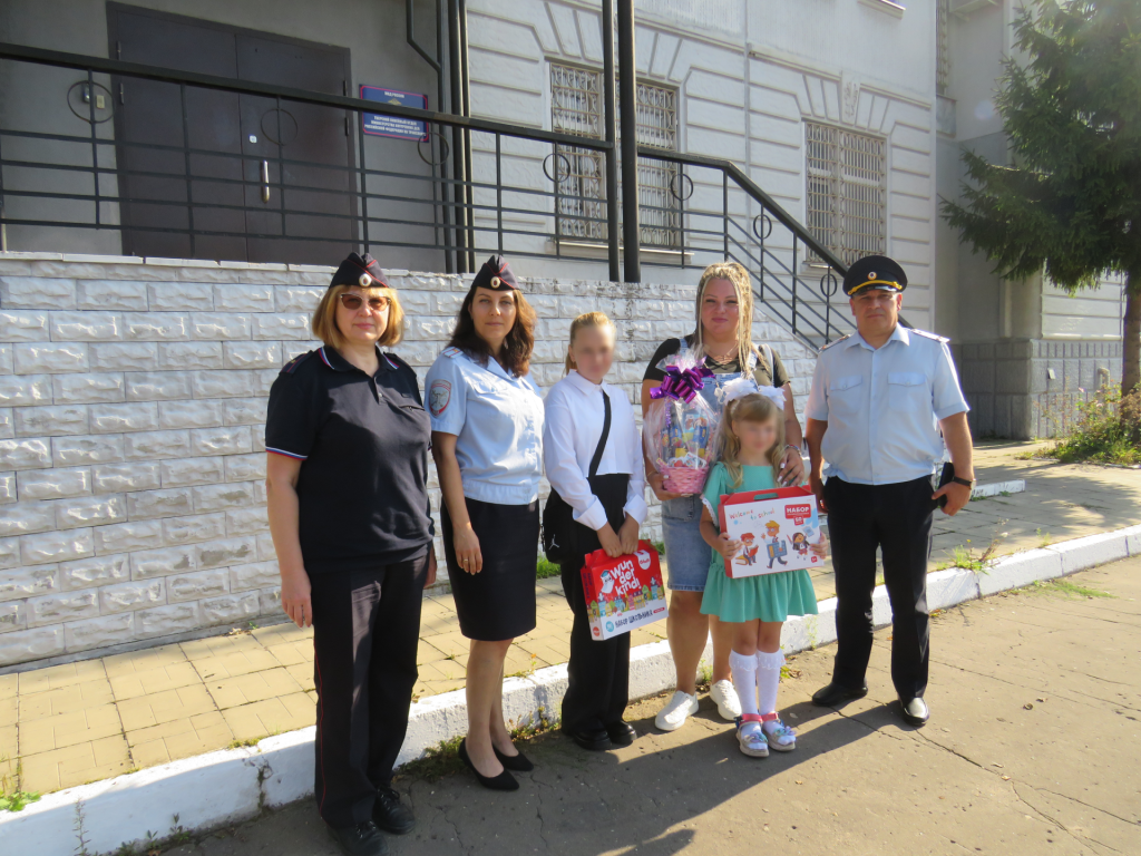 Тверские транспортные полицейские провели акцию «Собери ребенка в школу»