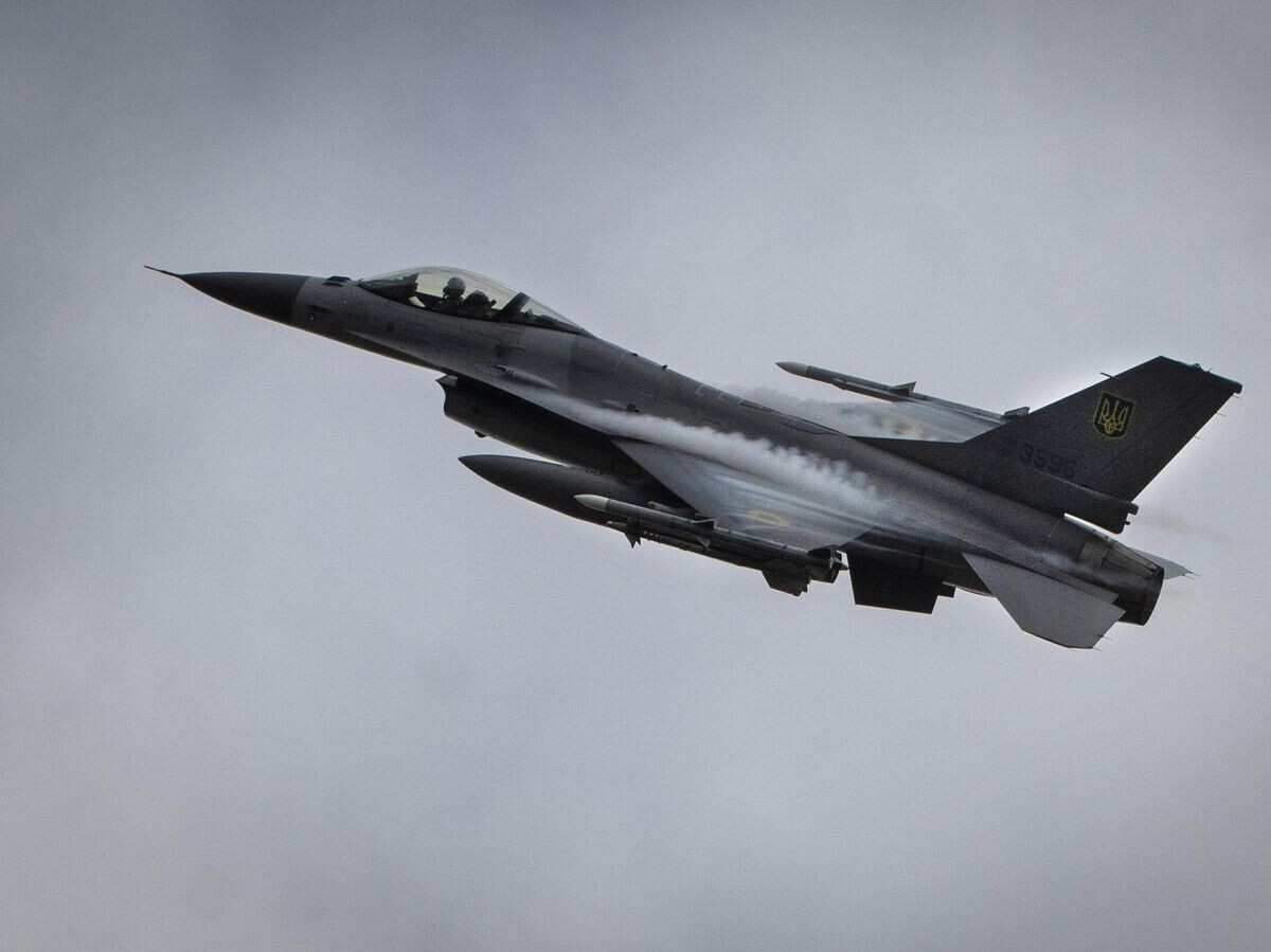    Истребитель F-16 ВВС Украины© AP Photo / Efrem Lukatsky