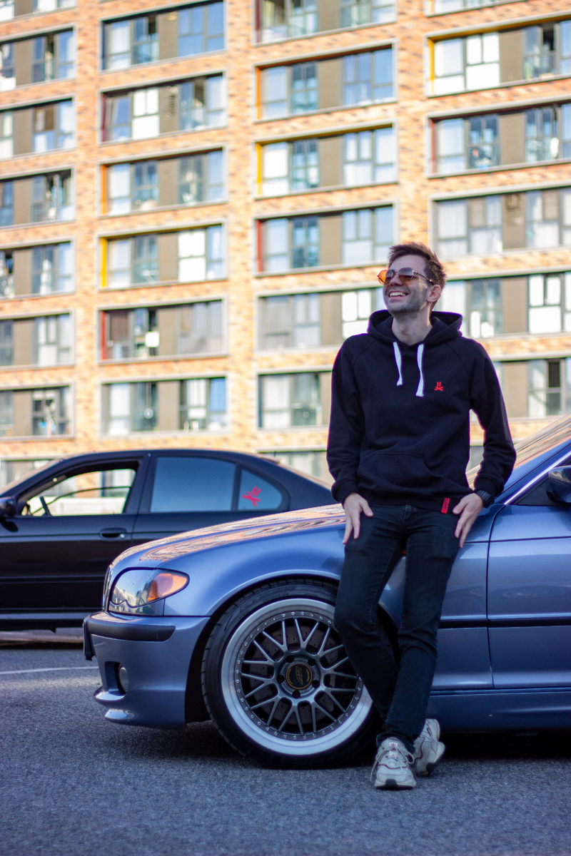 Мужик, который смеётся в лицо всем работникам автосервисов) 