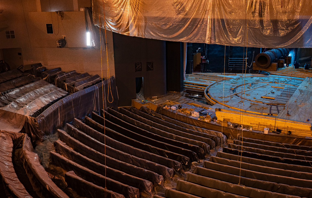 Реконструкция Основной сцены Московского академического театра сатиры. Фото. Александра Беланова.