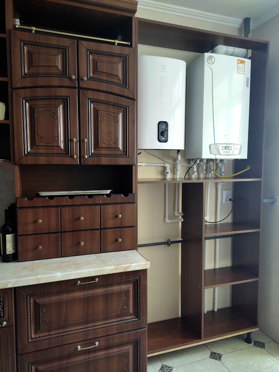 Прячем котел в шкаф. 