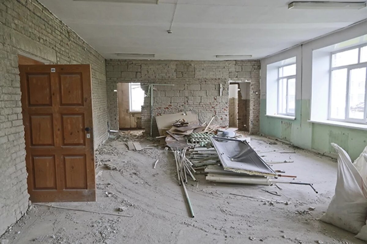    В Томске расторгли контракт с уфимским подрядчиком по ремонту школы №33