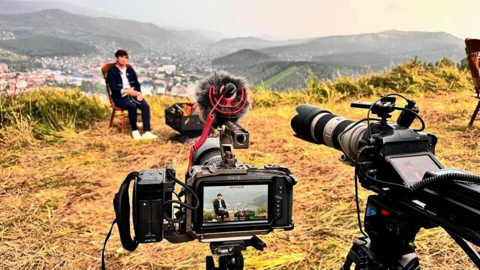    Съемки фильма о Горно-Алтайске. Источник: Telegram-канал Ольги Сафроновой