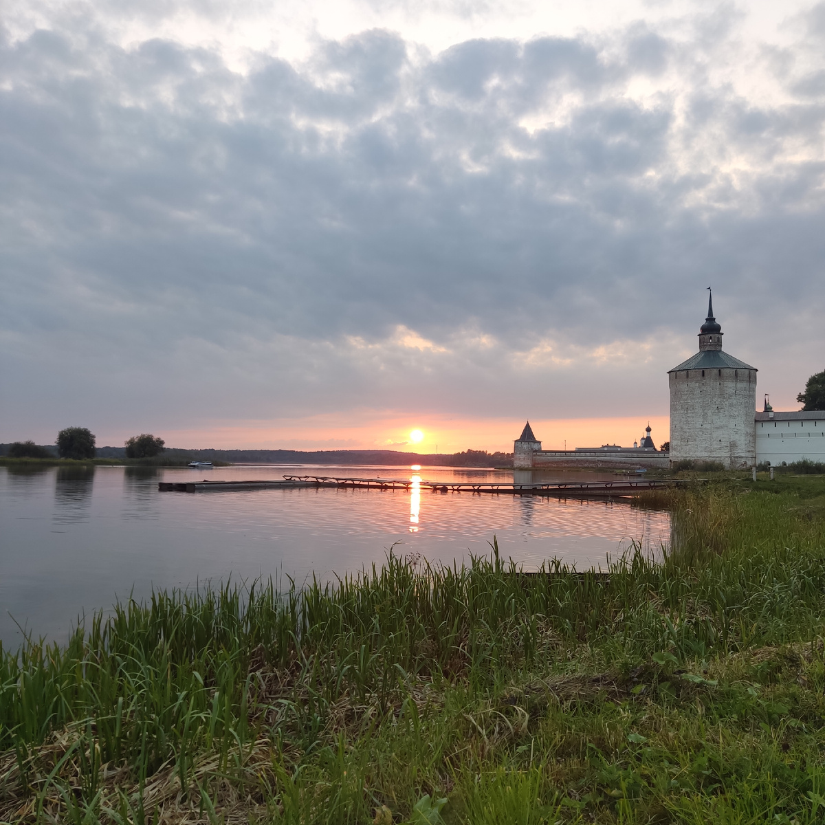 Закат над Сиверским озером, Кирилло- Белозерский монастырь 