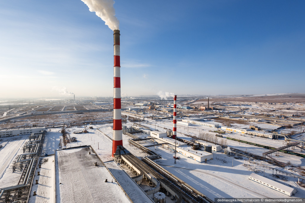 Автор и обладатель исключительных прав: Вадим Гурнов. 
Фото: «Трубы Красноярской ТЭЦ-3»
Справка:  Впервые снимок с копирайтом идентифицирующим автора был опубликован в личном блоге 04.02.2013.  
