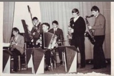Оркестр на танцплощадке додискотечного периода г. Джанкоя. 1970г. Фото из архива автора