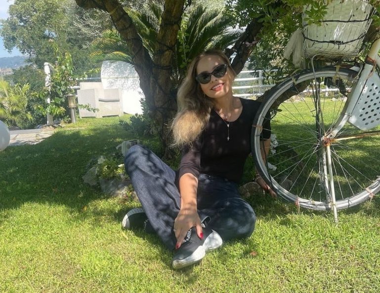    Фото: @ornellamuti Анастасия Манцова