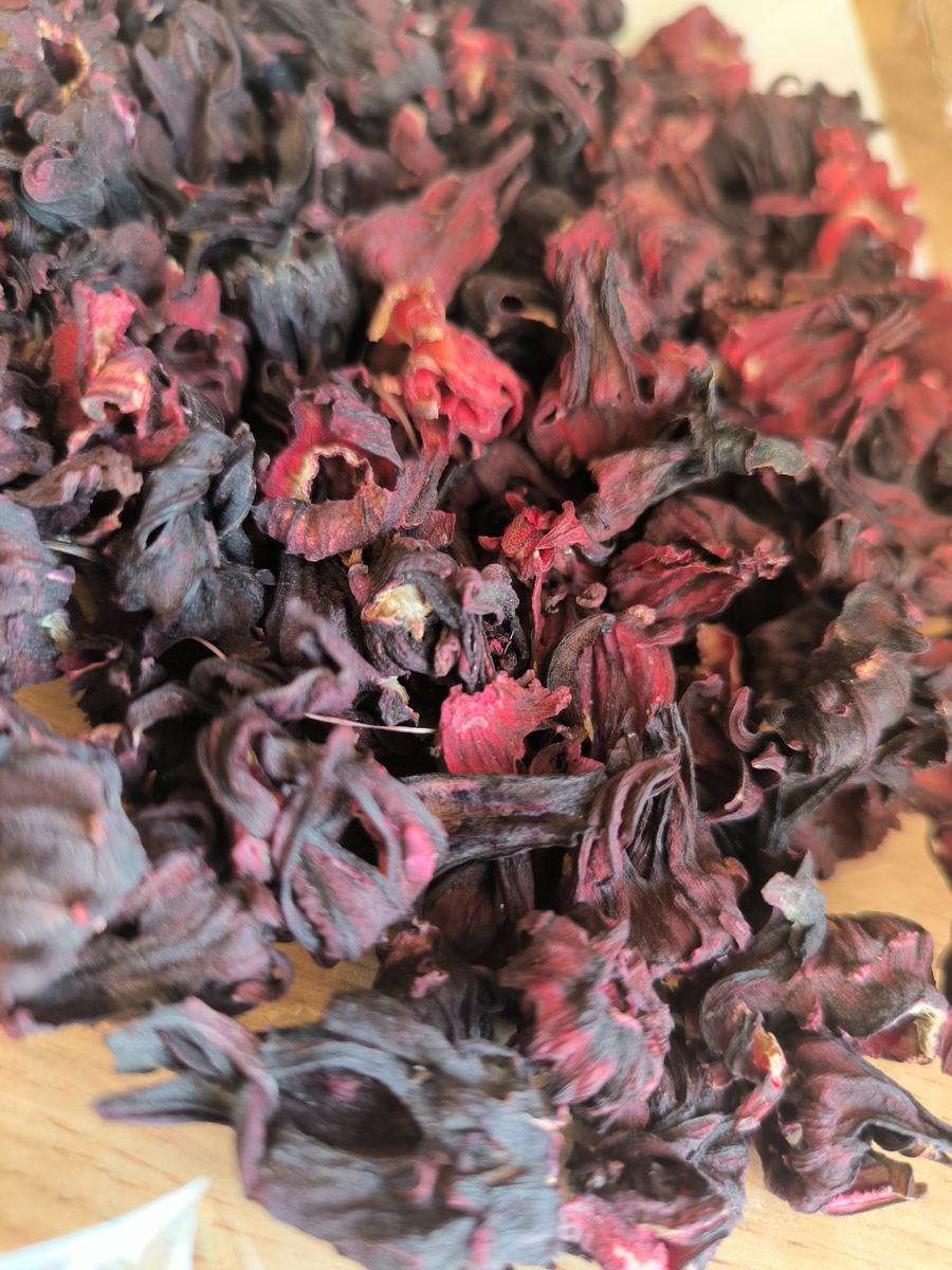 Высушенные лепестки Суданской розы