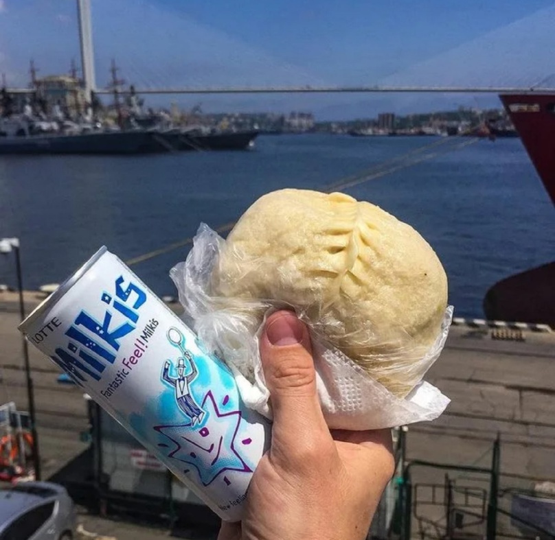 Типа пирожка с капустой и мясом...