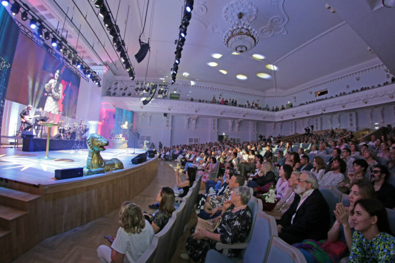    В Оренбурге при поддержке ПСБ прошел кинофестиваль «Восток & Запад. Классика и Авангард» Марина Шарт