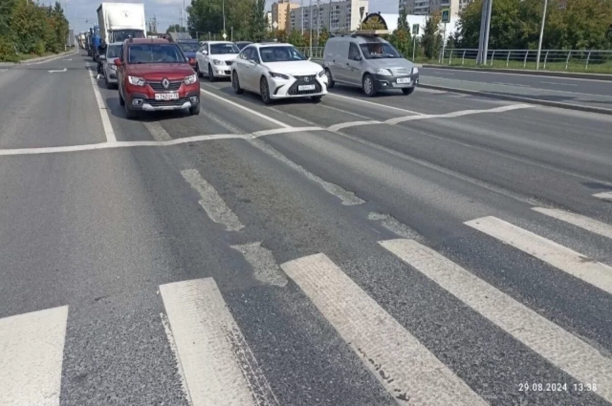    В Тюмени на улице Монтажников устранят колейность на дороге