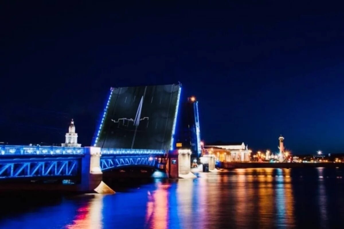    Петербуржцев и гостей города ждут две ночи поющих мостов