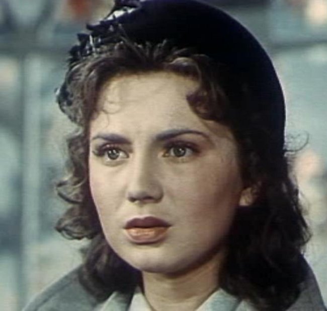 Кадр из фильма «Большая семья» (1954). Скриншот.